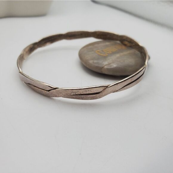 Solid sterling silver criss cross bracelet bangle unique collectible jewelry - Picture 2 of 3
